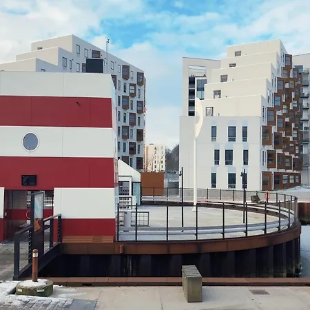 Fantastic 2-bed W Balcony *