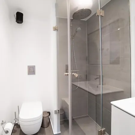 Fantastic 2-bed W Balcony Apartmán